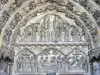 Laon - Catedral de Notre Dame, de estilo gótico: tímpano esculpido del portal central de la fachada oeste