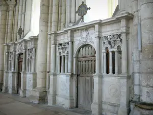 Laon - Dentro de las capillas de la catedral de Notre Dame de esgrima