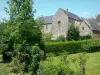 Lassay-les-Châteaux - Vista de la catedral de Notre-Dame-du-Rocher, ex capilla del castillo