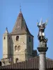 Lavardens - Clocher-porche de l'église Saint-Michel et colonne Saint-Michel