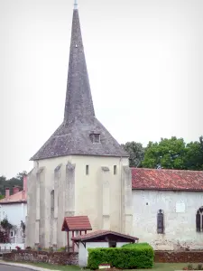 Lévignacq - Campanile della chiesa fortificata di San Martino