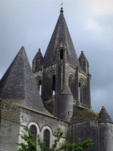 Loches - Collegiale kerk van Saint-Ours (kerk) in de Romaanse stijl