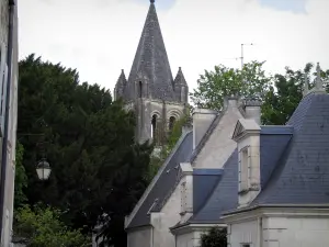 Loches - Ronde van de collegiale kerk van Saint-Ours (kerk)