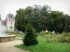 Lons-le-Saunier - Spa (kuuroord) en Park (struiken, grasvelden en rozen), bomen