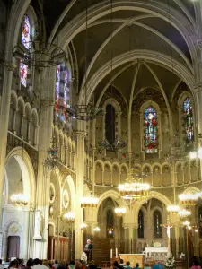 Lourdes - Gebiet der Grotte (Heiligtümer, religiöse Stätte): Innere der Basilika Immaculée Conception (Obere Basilika)