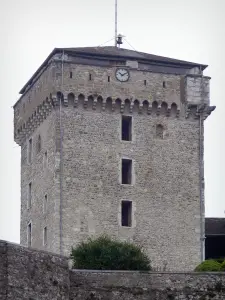 Lourdes - Bergfried der Burg bergend das Museum Pyrénéen