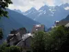 Luchon - Houses with view of the Pyrenees mountains