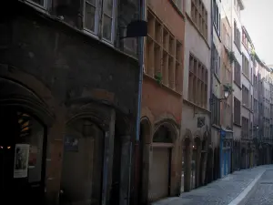 Lyon - Vieux Lyon : maisons de la rue Juiverie