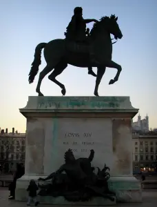 Lyon - Peninsula: Louis XIV statue on the Bellecour square