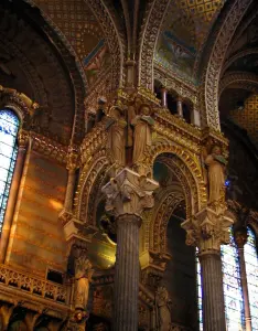 Lyon - Intérieur de la basilique de Fourvière