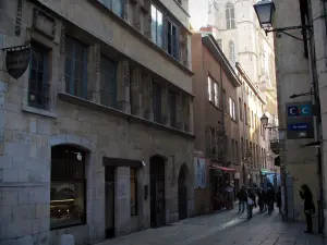 Lyon - Vieux Lyon : rue Saint-Jean et maison du Chamarier