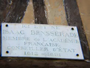 Lyons-la-Fôret - Haustafel des Geburtshauses von Isaac de Benserade
