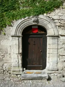 Mane - Alte Tür eines Wohnsitzes