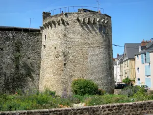 Le Mans - Flowerbeds in the Robert Triger square at the foot of the medieval wall