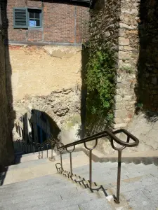 Le Mans - Old Mans - Plantagenet town: Grande Poterne staircase