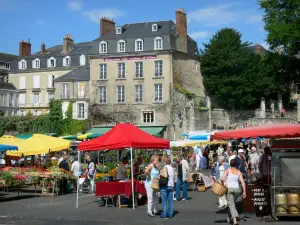 Le Mans - Market booths on the Place des Jacobins square and facades of the old town