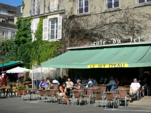 Le Mans - Café terrace of the Place du Jet d'eau square