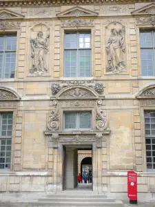 Le Marais - Facade of the Hôtel de Sully mansion