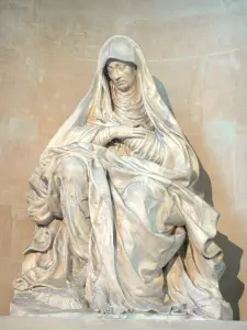 Le Marais - Inside the Saint-Paul-Saint-Louis church: statue of the Suffering Virgin