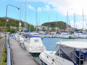 Le Marin - Jachthafen und seine angelegten Boote