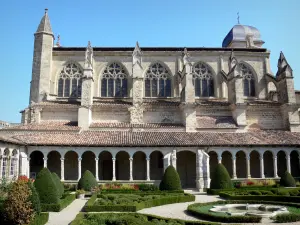 Marmande - Iglesia gótica de Notre-Dame, con su claustro renacentista y su jardín a la francesa