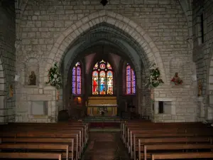 Marnay - Binnen in de kerk