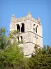 Marsanne - Glockenturm der Kirche Saint-Félix zwischen den Bäumen