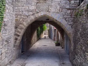 Martel - Arched passage, in the Quercy