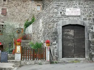 Le Mas Soubeyran - Cevennes gehucht Mas Soubeyran, over de gemeente van Mialet, in de Cevennes: geboorteplaats van Chief Rolland camisard waar het museum van de Woestijn