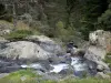 Massiccio del Néouvielle - Néouvielle Park: fiume che scorre tra le rocce