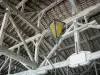 Mauvezin - Lantern and wooden structure of the covered market hall 