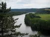 Meandro di Trémolat - River (Dordogne), gli alberi nei campi e lungo il fiume, nella valle della Dordogna, nel Périgord