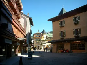 Megève - Las tiendas y casas en el pueblo (estación de esquí y en verano)