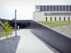 Mémorial de Verdun - Allée menant au bâtiment du Mémorial