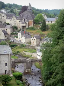 Millevaches in Limousin Regional Nature Park - Treignac: old bridge over the Vézère, bell tower of the Notre-Dame-des-Bans and houses of the lower town