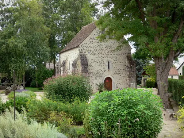 Milly-la-Forêt - Capilla de San Blas Simples des y jardín de hierbas