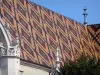 Le monastère royal de Brou - Monastère royal de Brou: Toiture de l'église de Brou aux tuiles vernissées polychromes ; sur la commune de Bourg-en-Bresse