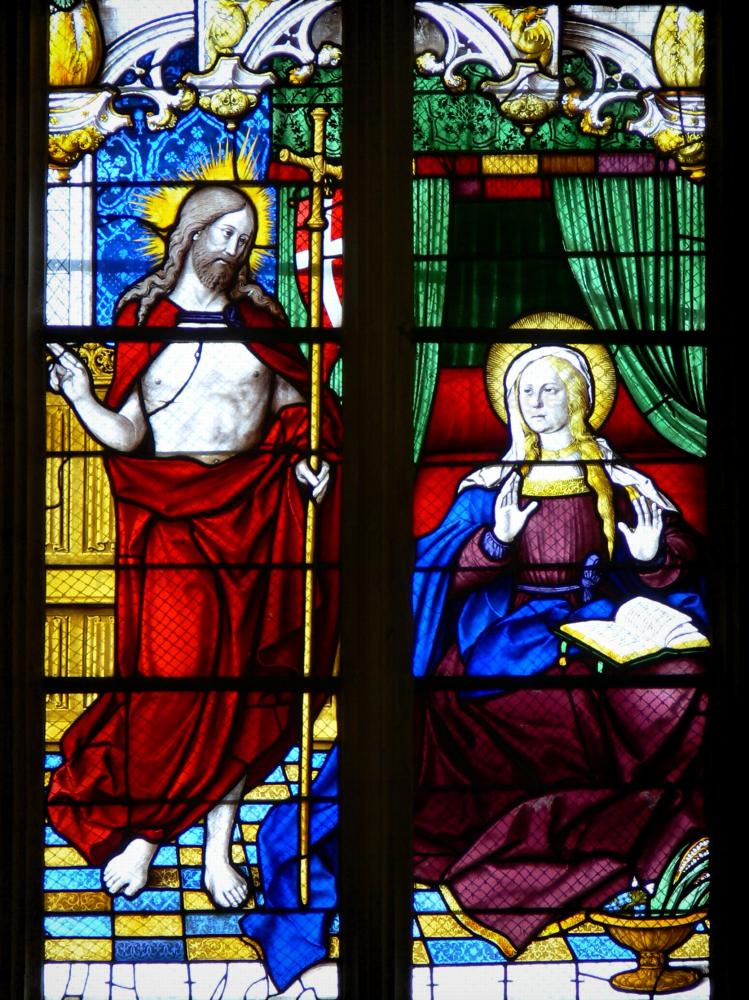 Monastère royal de Brou - Intérieur de l'église de Brou de style gothique flamboyant : vitrail du choeur