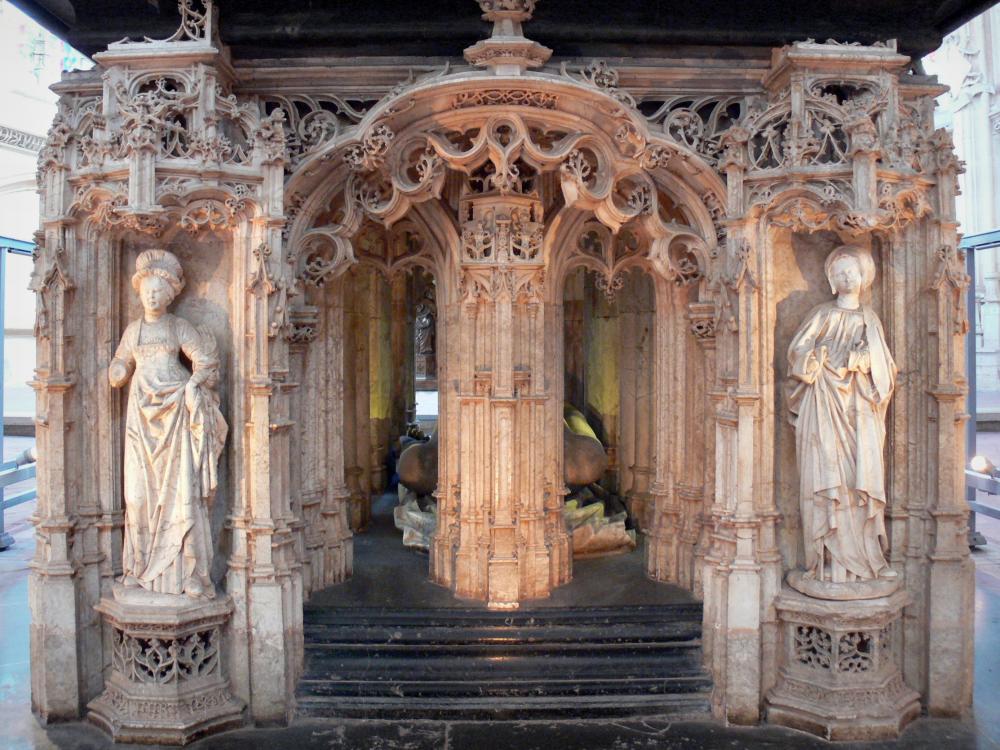 Monastère royal de Brou - Intérieur de l'église de Brou de style gothique flamboyant : tombeau de Philibert le Beau (duc de Savoie)