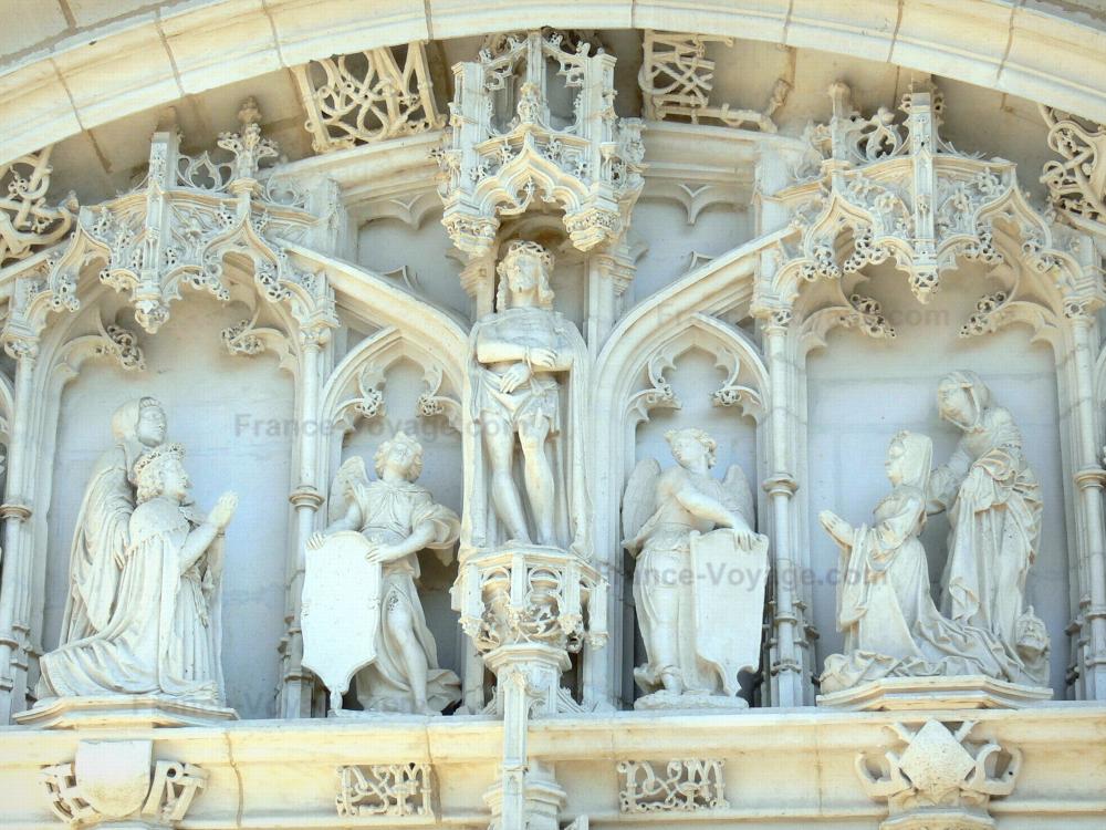 Monastère royal de Brou - Tympan sculpté du portail de l'église de Brou