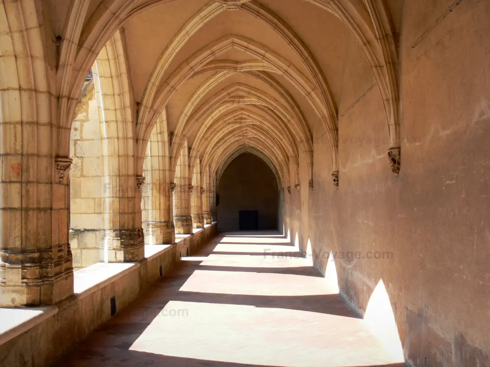Le monastère royal de Brou - Monastère royal de Brou: Galerie du grand cloître