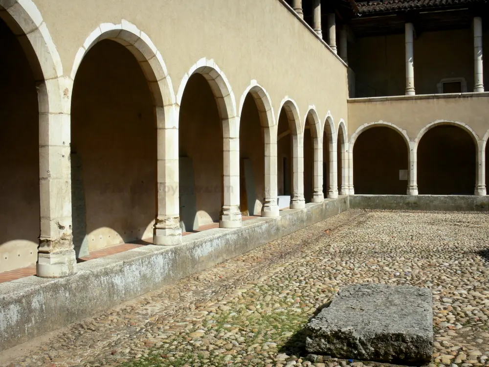 Le monastère royal de Brou - Monastère royal de Brou: Troisième cloître de style bressan