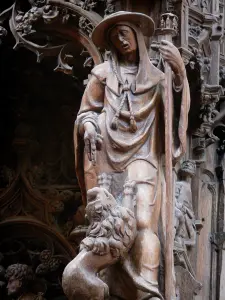 Monastère royal de Brou - Intérieur de l'église de Brou : détail sculpté des stalles en bois (chêne)