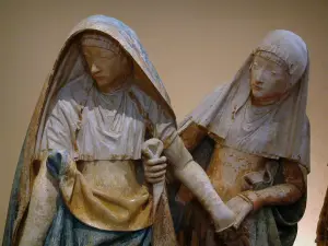 Monestiés - Inside of the Saint-Jacques chapel: polychromatic stone statues of Entombment