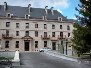 Mont-Dauphin - Rue et bâtiment de la citadelle (place forte Vauban)