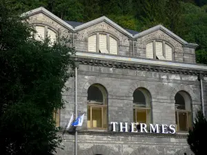 Le Mont-Dore - Spa town: front of the thermal baths (Thermes)