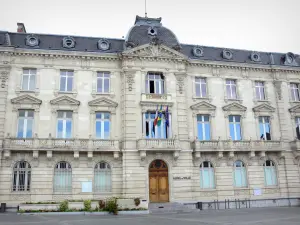 Mont-de-Marsan - Fassade des Bürgermeisteramtes (Rathaus) von Mont-de-Marsan