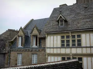 Mont-Saint-Michel - Häuser der mittelalterlichen Stätte (Dorf)