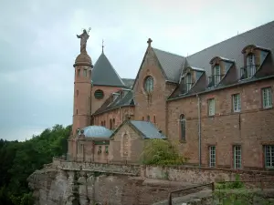 Mont Sainte-Odile - Convent (klooster) en bomen