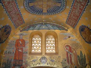 Mont Sainte-Odile - Couvent (monastère) : mosaïque à l'intérieur de la chapelle des Larmes